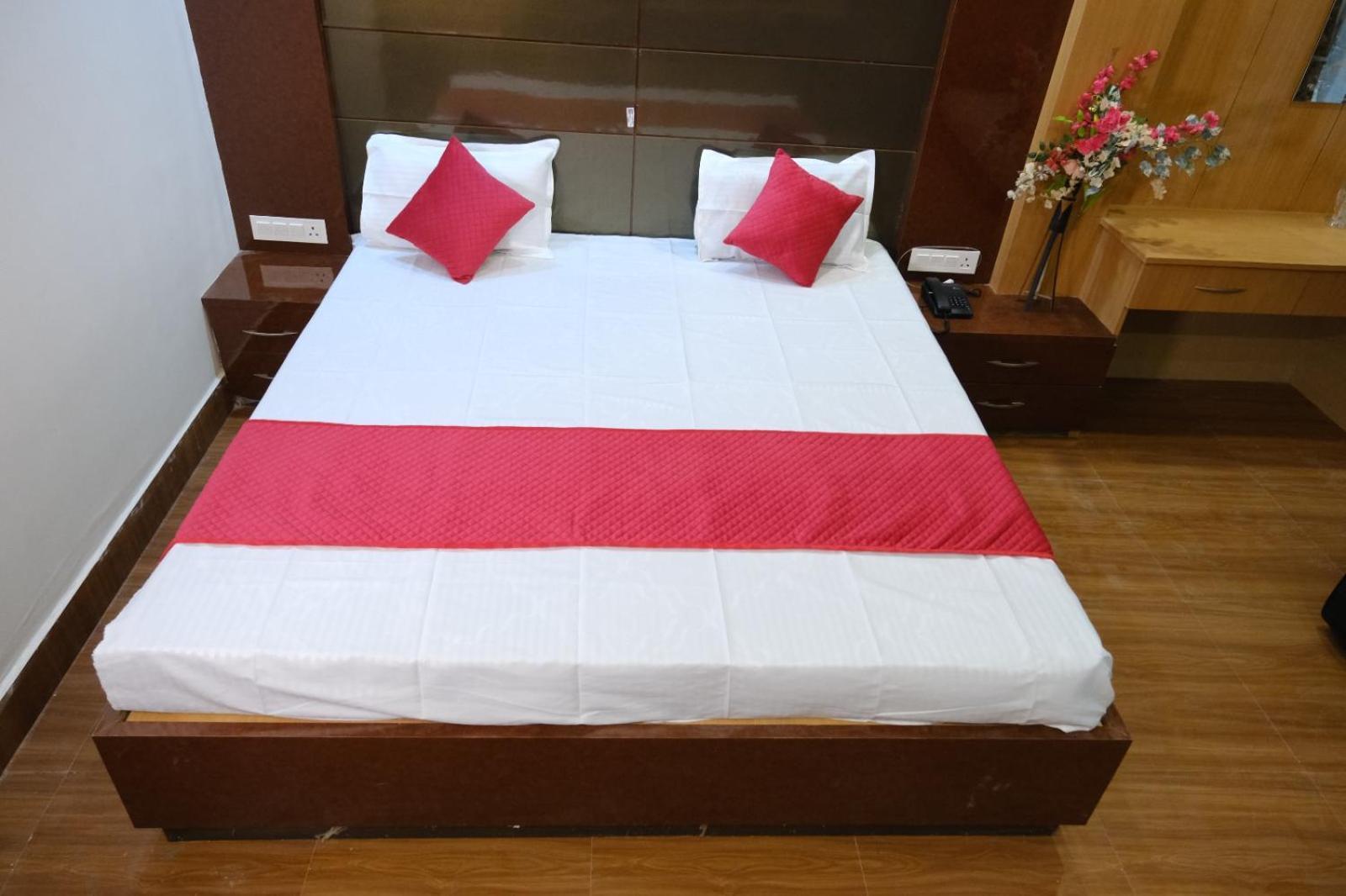 Hotel Golden Continental Deoghar Exteriér fotografie